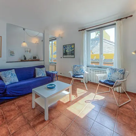 Апартаменты Casa Iris Confort E Mare A Due Passi Камольи